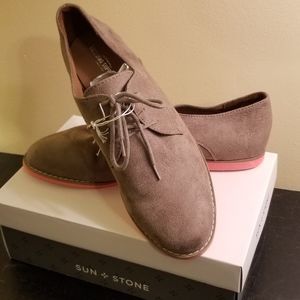 Brown tie shoes